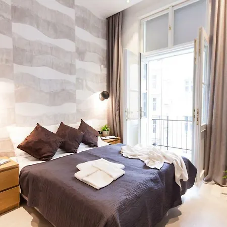 Daire Spinhuissteeg 4bedrooms Apt *